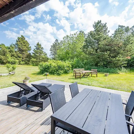 6 Person In Henne Feriehus Henne Strand